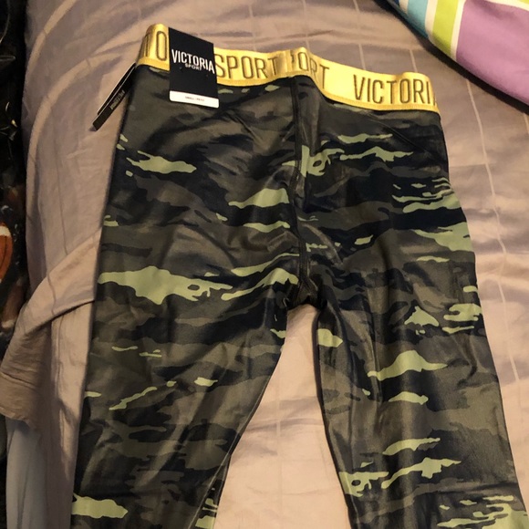 Victoria's Secret Pants - VS workout leggings
